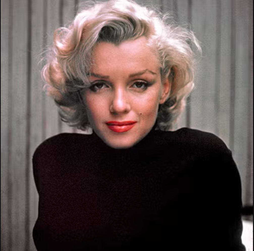 TerriKnowl78367's tweet photo. @NancySinatra @MarilynMonroe It was impossible for Marilyn to take a bad photo. What happended to her is so sad, but gratefully, a part of her—and a very large part at that—still lives in the many, many photos she took. Just look! It's impossible not to see her living, vibrant humanity. Peace @Miastune https://t.co/qf1Xn9oiVo