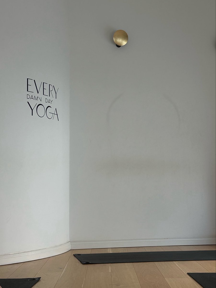 matchaleiver's tweet photo. got an ube matcha latte, studied and went to pilates 🎠 https://t.co/klB6LB9s1T