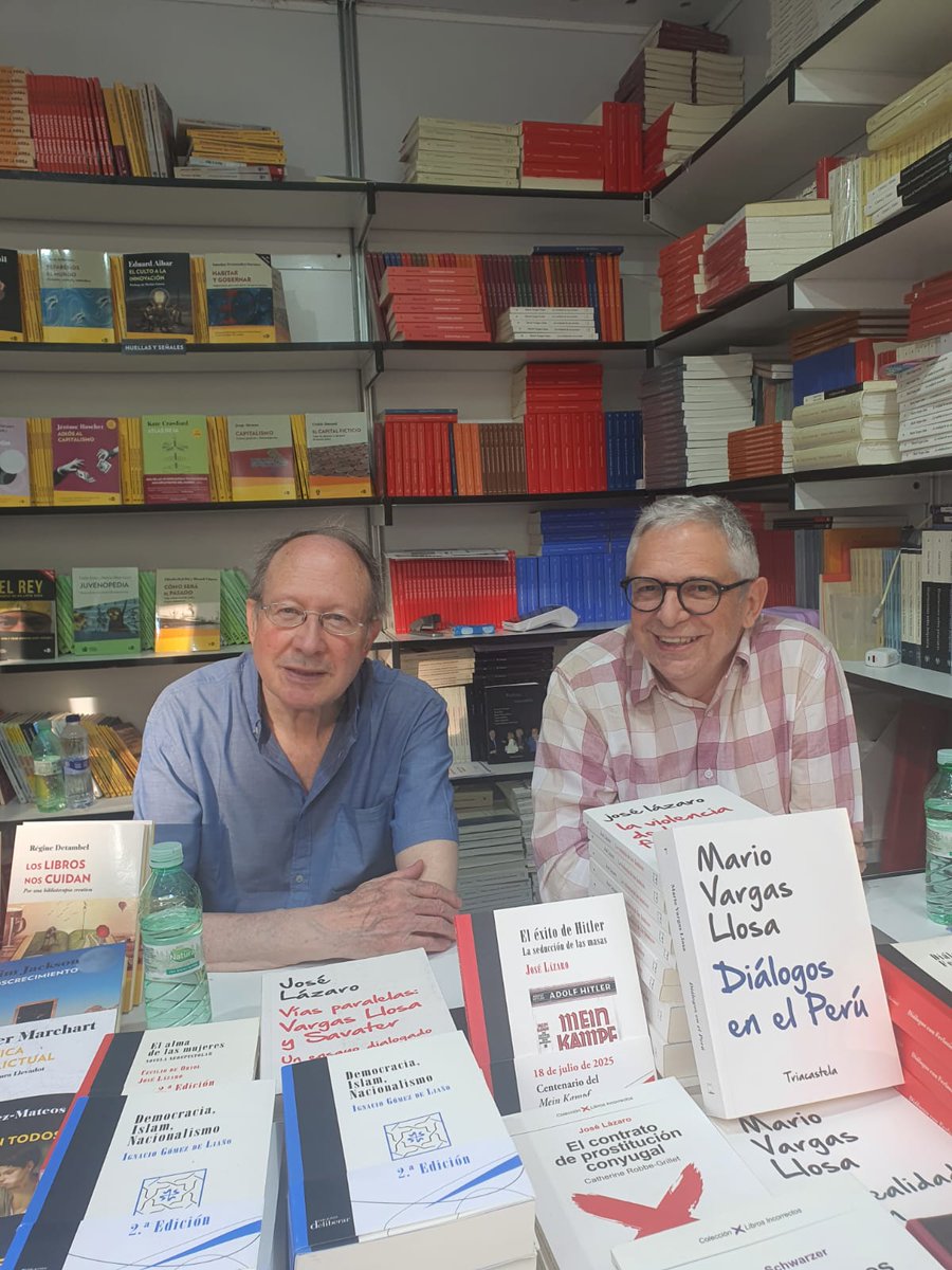 EdTriacastela's tweet photo. Hoy en la caseta 312 en la #FLMadrid2026  contamos con la presencia de Ignacio Gómez de Liaño. 
Con la firma de su libro Democracia, Islam, Nacionalismo. 
Maravilloso intercambio 😃
#JoséLázaro #EdTriacastela https://t.co/7IwyFv1WPb
