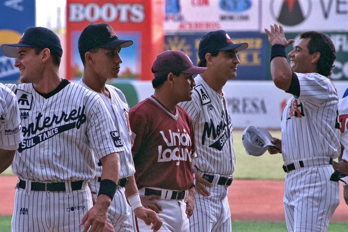 mikepelotero82's tweet photo. MI PRIMER JUEGO DE ESTRELLAS ⭐️
#TBT Año 1997, en Monclova.
Mucha algarabía por el partido.
Seis Sultanes participaron, entre ellos el líder de bateo, Cornelio García (en la foto), Ever Magallanes, Memo Velázquez, Miguel Flores y los pitchers Vicente Palacios y David Pérez.
🧵👇 https://t.co/5KRg39jxeO