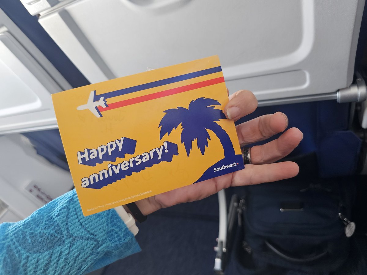 Luckyglick's tweet photo. We all know @SouthwestAir is the "Luv" airline! So special to be shown some Luv today on our flight into Cancun! Thanks Crew of Flight 708!!!! @NicoleTC55 https://t.co/YtxdIhjerz