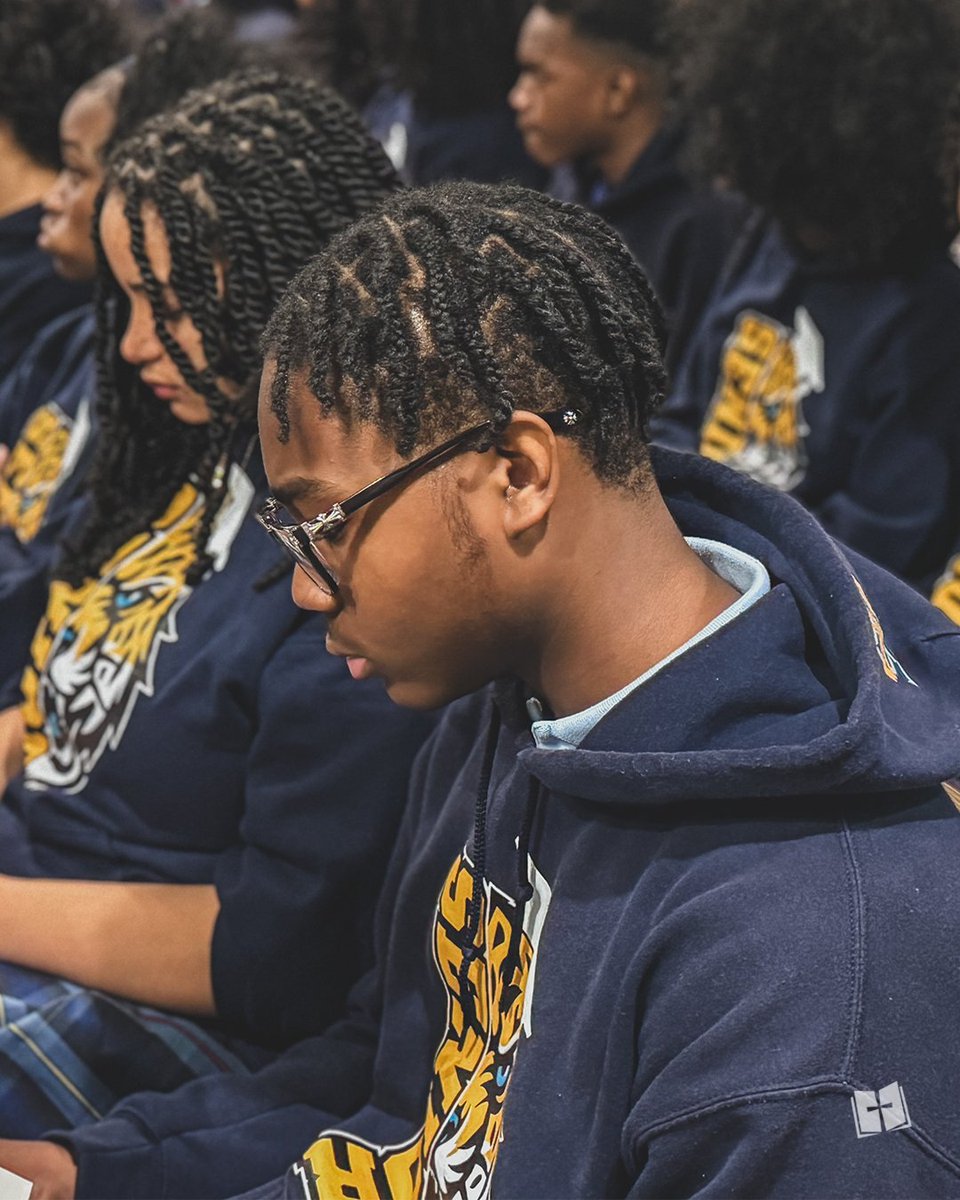 ArchNY_Schools's tweet photo. 🎓 On May 28, 2026, Most Reverend Edmund J. Whalen, Vicar General of the Archdiocese of New York, celebrated the 8th Grade Graduation Liturgy for the Bronx Catholic School Region at Church of St. Margaret of Cortona–St. Gabriel.Congratulations to the Class of 2026! 🙏📚 https://t.co/uTG8HUiTji