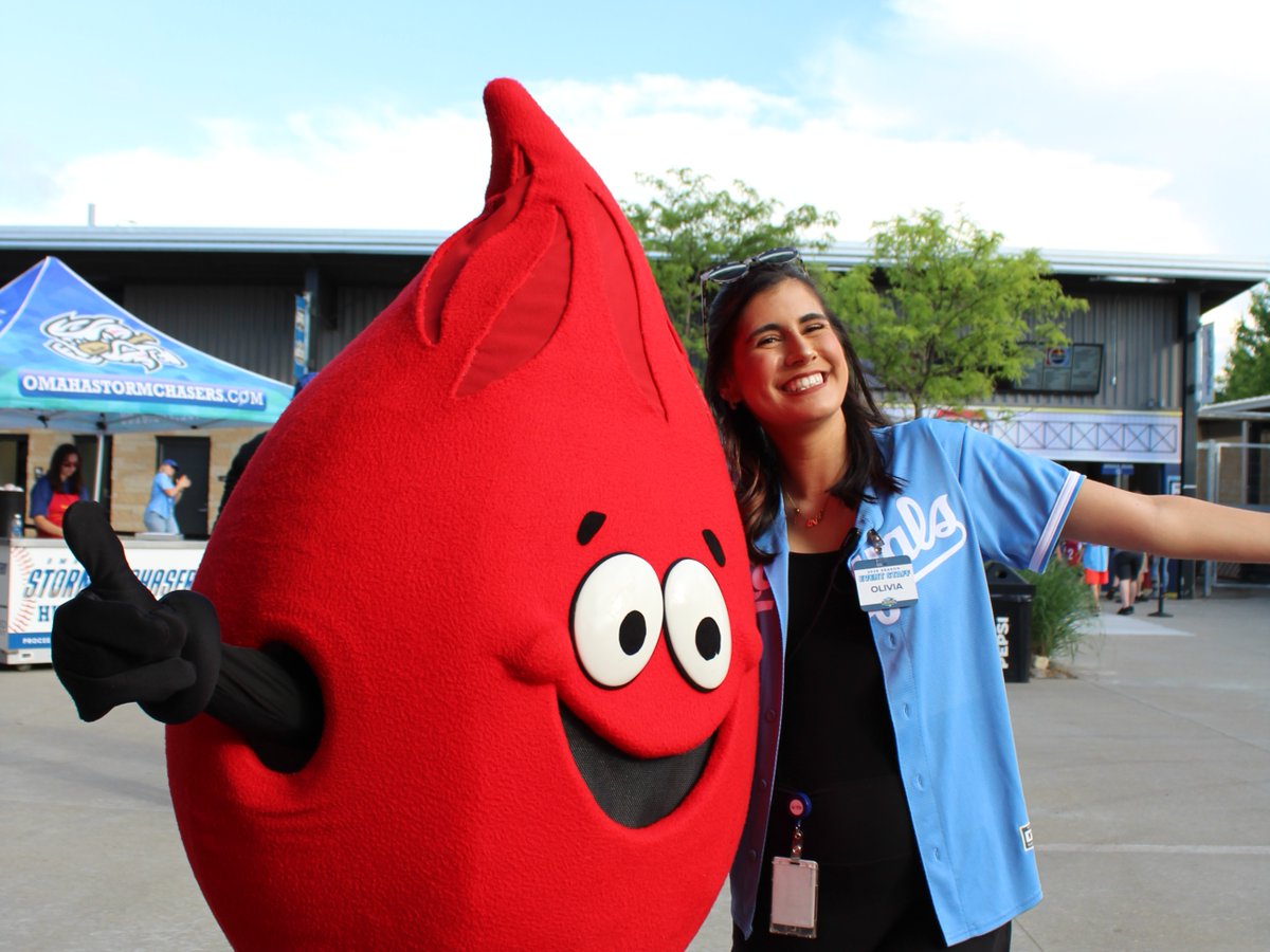 NEBloodBank's tweet photo. We were honored to be selected as the @OMAStormChasers' Nonprofit of the Night, giving us the opportunity to talk about our mission with fans.

We're hosting a blood drive at Werner Park on June 25. Step up to the plate and help save lives this summer! ➡️ https://t.co/Vs7dfh8QeE https://t.co/XOsgbDfM6B