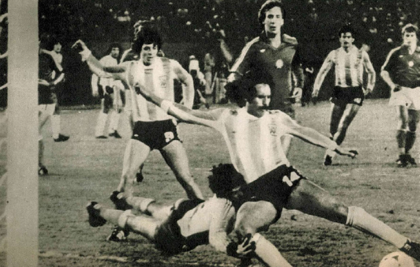 Arg1978Mariano's tweet photo. Más de Argentina frente a Hungría. https://t.co/hbZXcYFh41