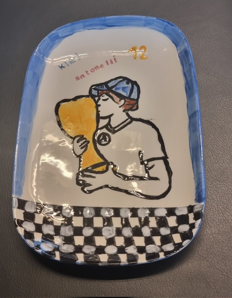 LillyJilli's tweet photo. So my best friend and I went painting ceramic for her birthday...and what should I say? 
I got her into #F1 last year...
So she drew Kimi Antonelli...
Mine is also a little bit F1 themed (the blue stands for Russell) https://t.co/FmgnjhNqdK