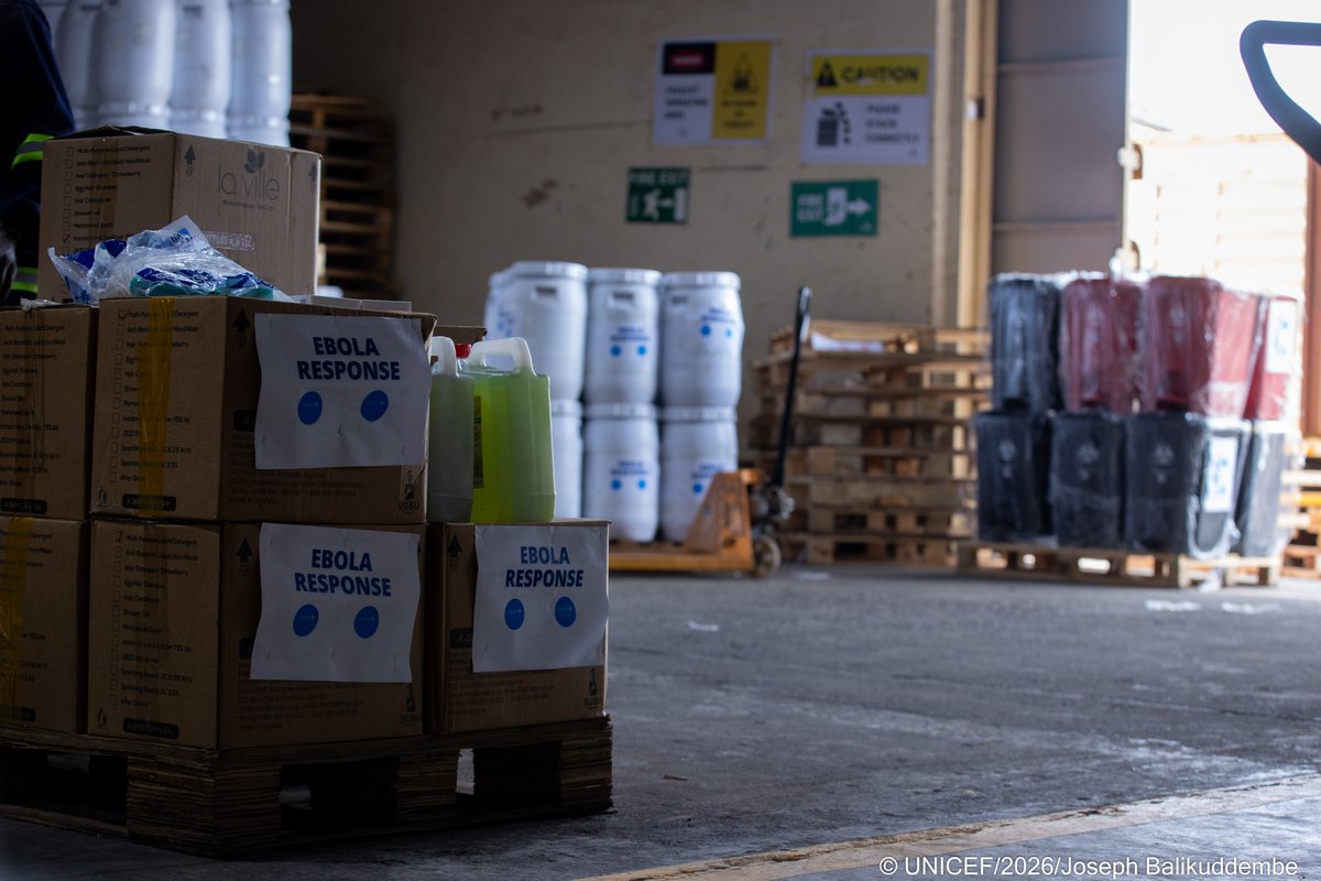 UNICEFUganda's tweet photo. .@UNICEFUganda is supporting the @GovUganda-led #FightEbolaUG26 response with critical #WASH supplies to select health facilities, handwashing facilities, promoting hygiene practices &amp; supporting infection prevention measures in communities, schools, other and high-risk areas. https://t.co/sf9793wGxi