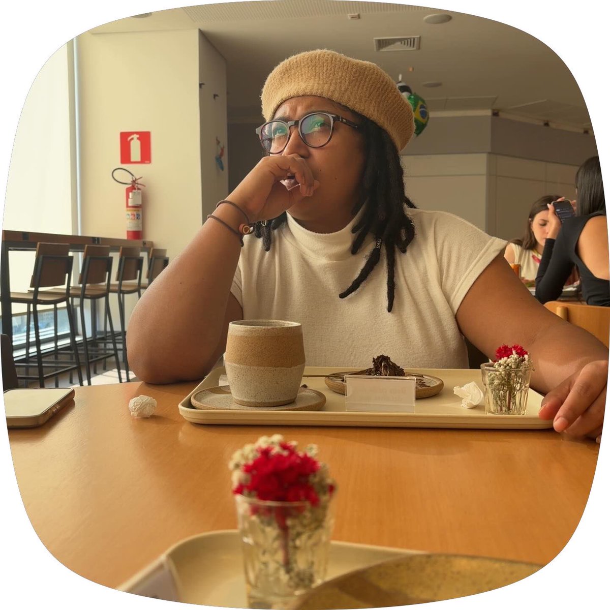 MonaMuio's tweet photo. Café culposo kkkk
Quando vc sai pra tomar um café e se sente culpada, por conta de tese kkkk https://t.co/BazdAb6fXL