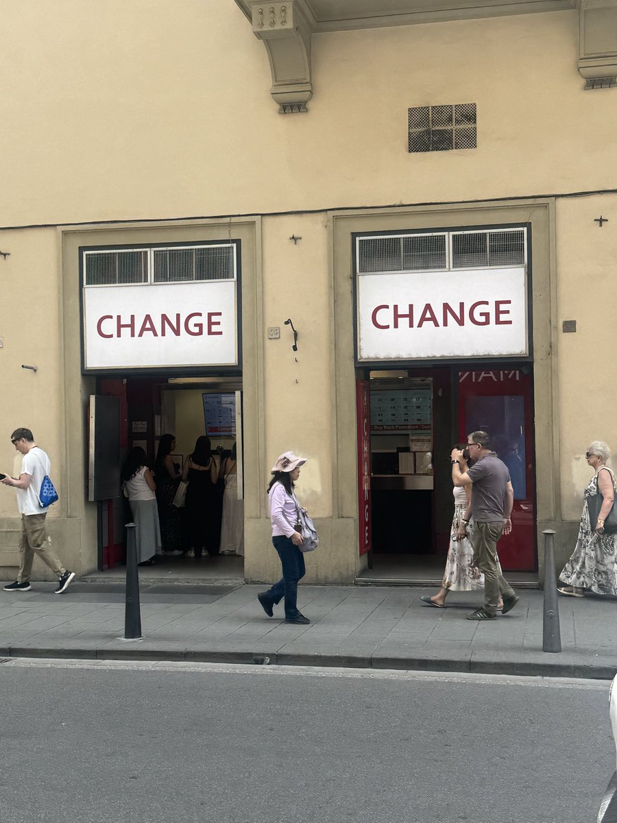 BernieEs10's tweet photo. Imagine my shock when i was charged a 20% service fee here in Florence. Insane, my fucking fault for not checking but fuck that. https://t.co/gopqOq52km