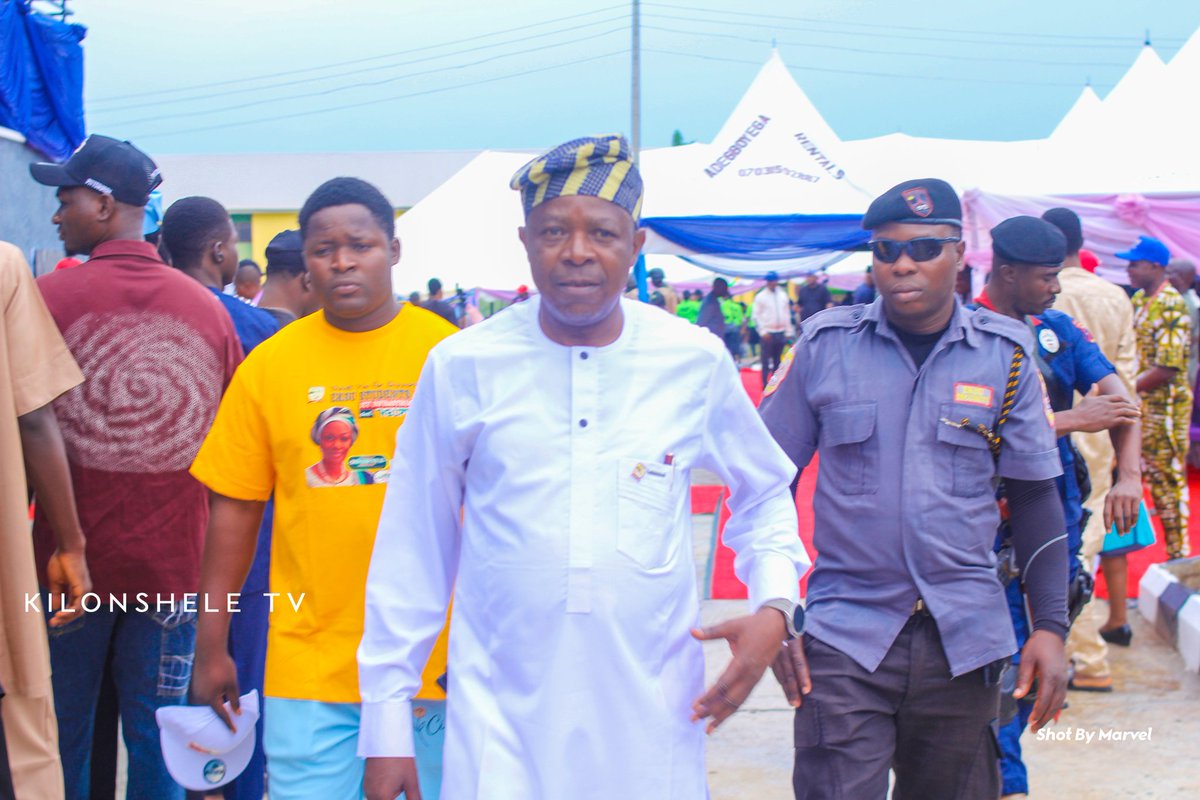 kilonsheletv's tweet photo. Photo speaks : EKSU VC, GOVERNOR BAO, Chancellor, First Lady, Federal Republic Of Nigeria at the ICT EXPERIENCE CENTRE.
#kilonshelemedialtd #kilonsheletv #eksu https://t.co/rMFQLULUPJ