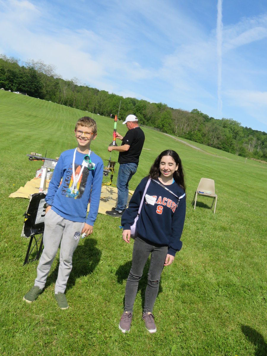 SyracuseAcademy's tweet photo. Congrats to the #SASCS Middle School team on their performance at @MOSTSyracuse's Rocket Challenge! Their rocket soared 228 feet, deployed its parachute flawlessly & safely returned its "Eggstronaut" back to Earth without a crack!
We're proud of these #SASAtoms!
@nycharterassoc https://t.co/7Z8SuHyKA6