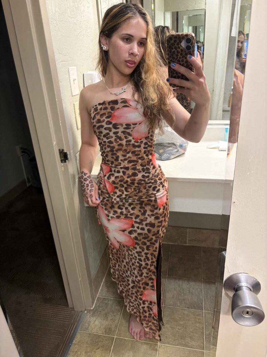 YazzyQ15's tweet photo. Body tea for your feed https://t.co/TE3iGmIqK6
