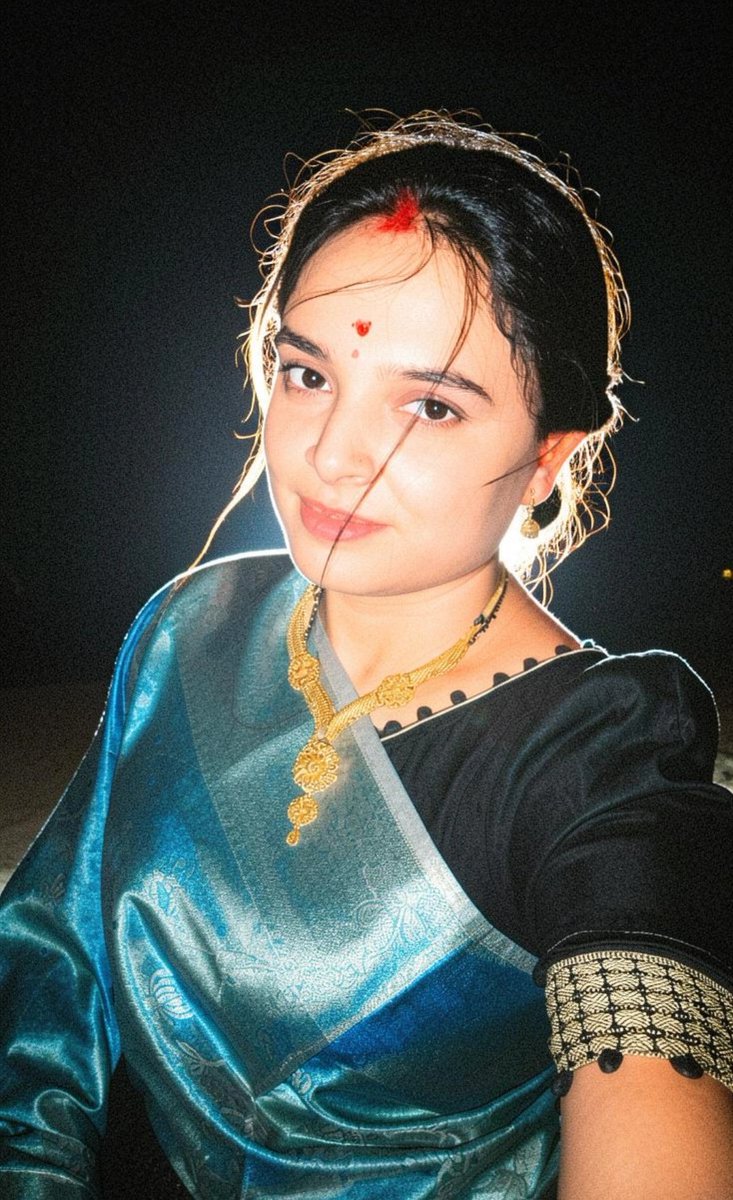 PracheeNanda's tweet photo. ନିହାଣ ମୁନରେ ଖାଏ ହଜାରେ ଚୋଟ 
ତଥାପି ହସେ ପାଇ ମୁଁ ନିହାଣ ଭେଟ✍️
#ଅନ୍ତହୀନ_ଶବ୍ଦ🍁 https://t.co/lgREMirgAq