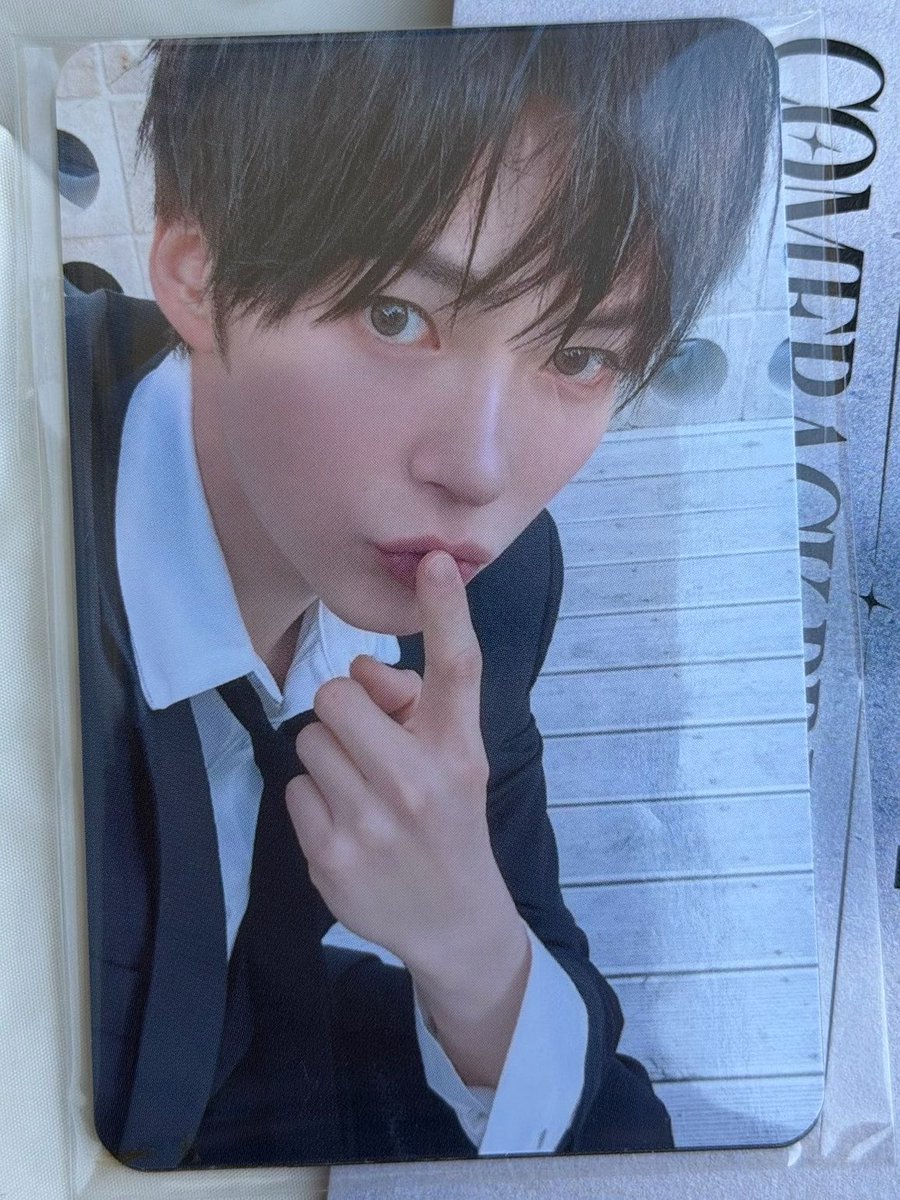 gyu__viiin_'s tweet photo. え？？リーダーとマンネって双子？？？ https://t.co/qVFUAhEz8R