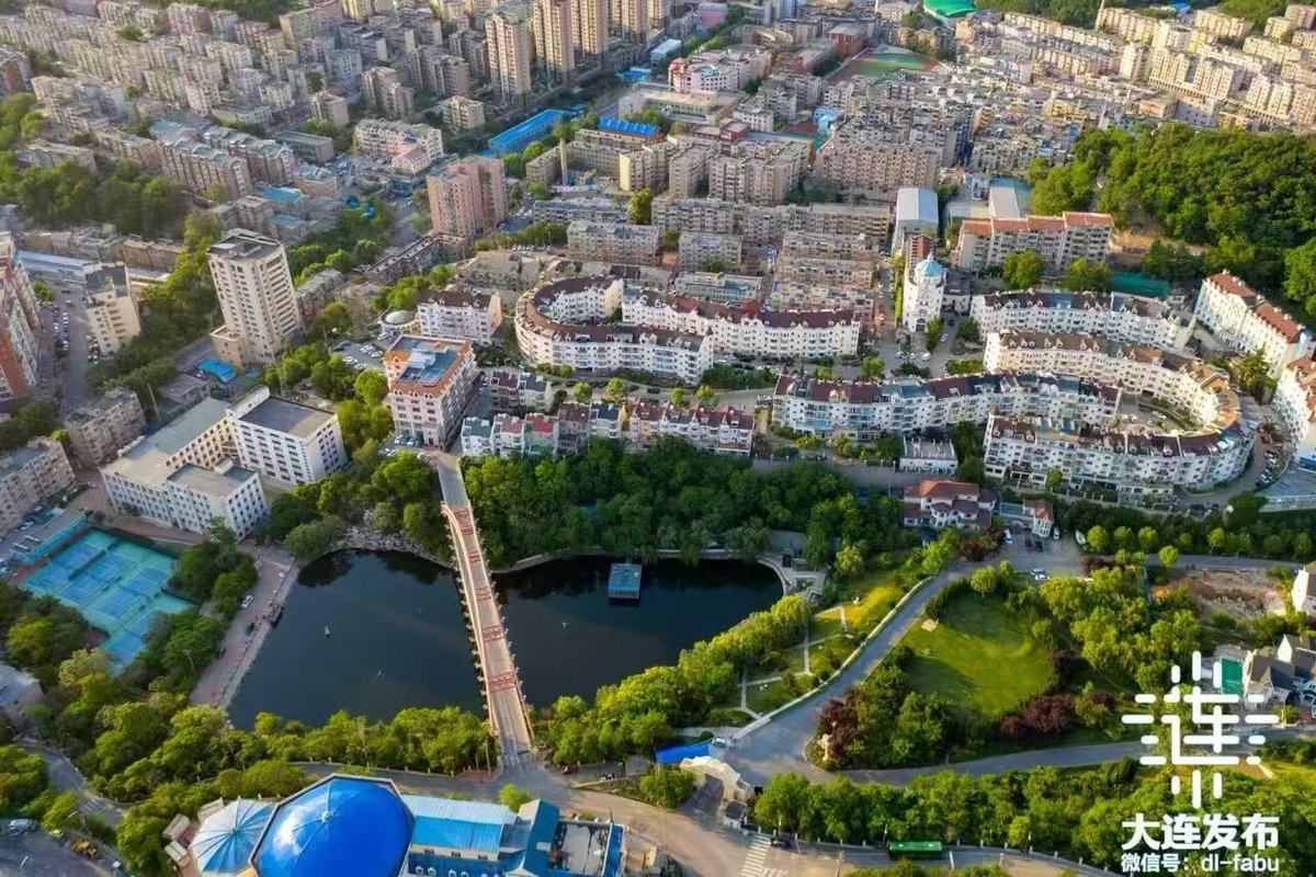 DiscoverLN's tweet photo. Just 3.5 hours from Beijing by high-speed rail, Dalian is a vibrant coastal city in Northeast China. In recent years, it has embraced digital innovation to enhance public services, strengthen smart governance, and drive high-quality development, creating a more efficient, convenient, and dynamic urban experience for both residents and visitors.