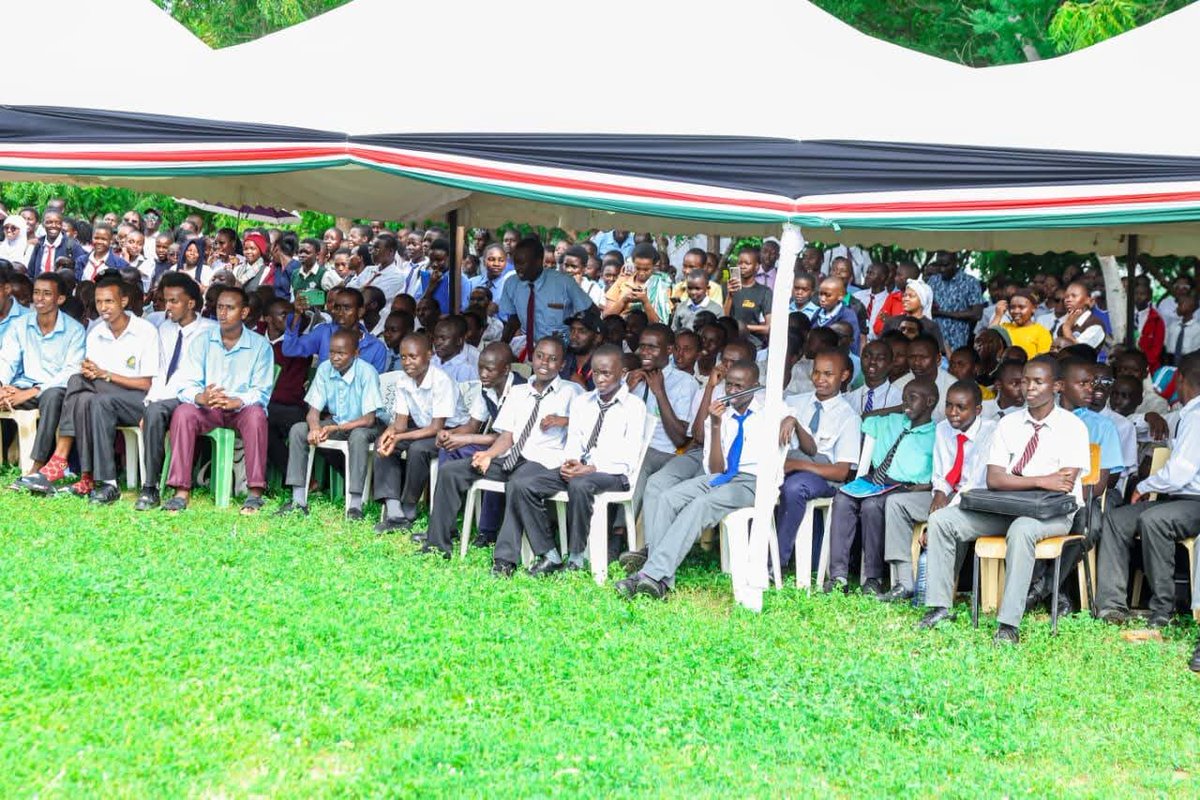 AwDoll's tweet photo. In April, Garissa hosted the 62nd Kenya Science and Engineering Fair (KSEF), (formerly Science Congress). Yesterday, Wajir hosted the 63rd Madaraka Day national fete. For the first time, North Eastern is not merely watching national events unfold from afar; it is hosting them https://t.co/8lVN3Wy9Sk