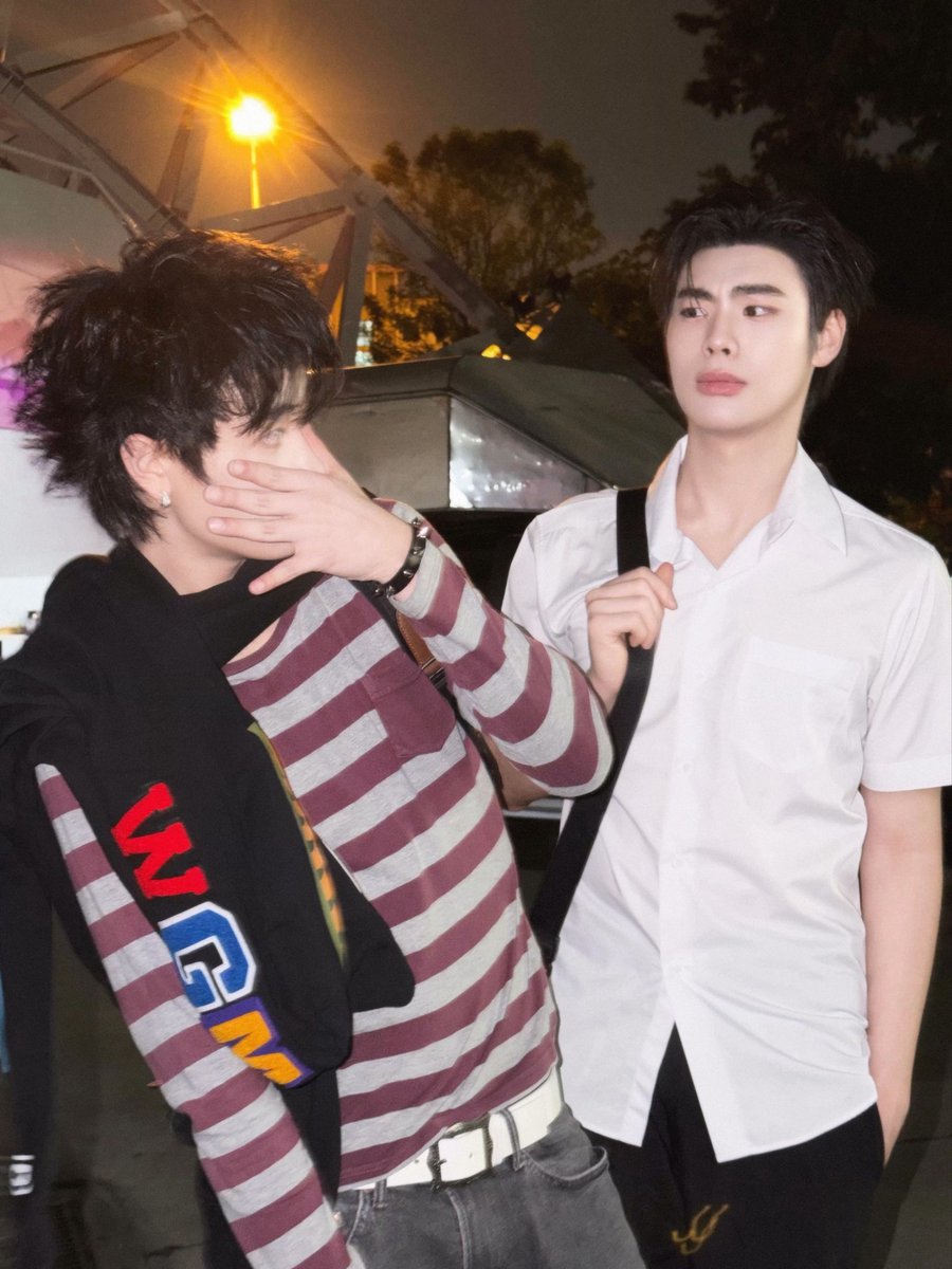 Lookgate_2000's tweet photo. ชีวิตพี่ไม่เอาอะไรอีกแล้ว🦷🌊 https://t.co/6lCZA8SV1Z