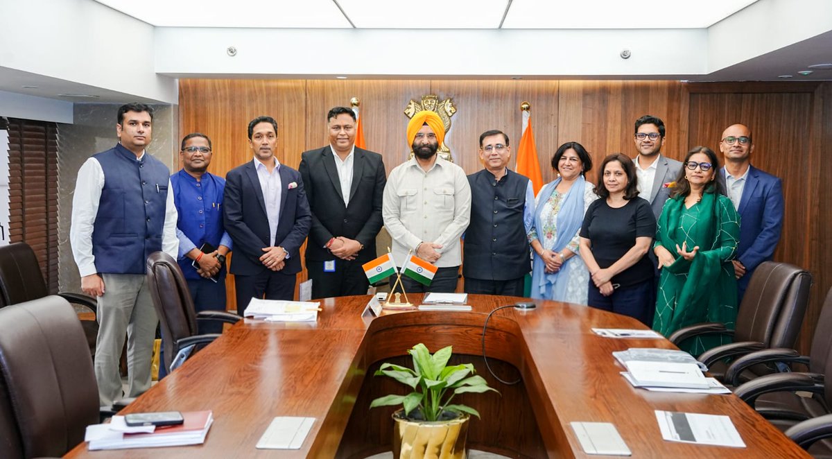 India_IBA's tweet photo. Effective waste management, stronger recycling systems, greater consumer awareness and circular economy initiatives are key to building a cleaner and more sustainable future.

In this context, Secretary General, IBA (@India_IBA) Dr. Gunveena Chadha, along with IBA member companies and PACE, met the Hon'ble Minister for Industries, Food & Supplies, Environment, Forest & Wild life, Government of NCT of Delhi, @mssirsa, to discuss pathways towards achieving these shared objectives.

@PMOIndia @MoEFCC @MOFPI_GOI @gunveena 
#Sustainability #CircularEconomy #WasteManagement #Delhi #PACE