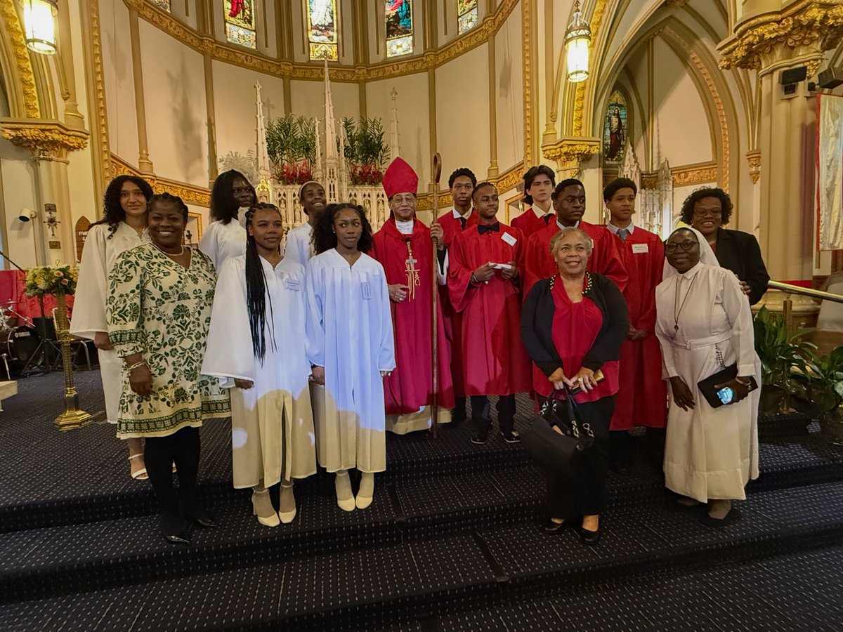 ADWCathSchools's tweet photo. Congratulations to the students across our #ADWcommUNITY who recently received their First Holy Communion or Confirmation!
 
These sacred milestones mark important steps in their faith journey. Please join us in praying that they continue to grow in faith, hope, and love. https://t.co/VVQol4USot