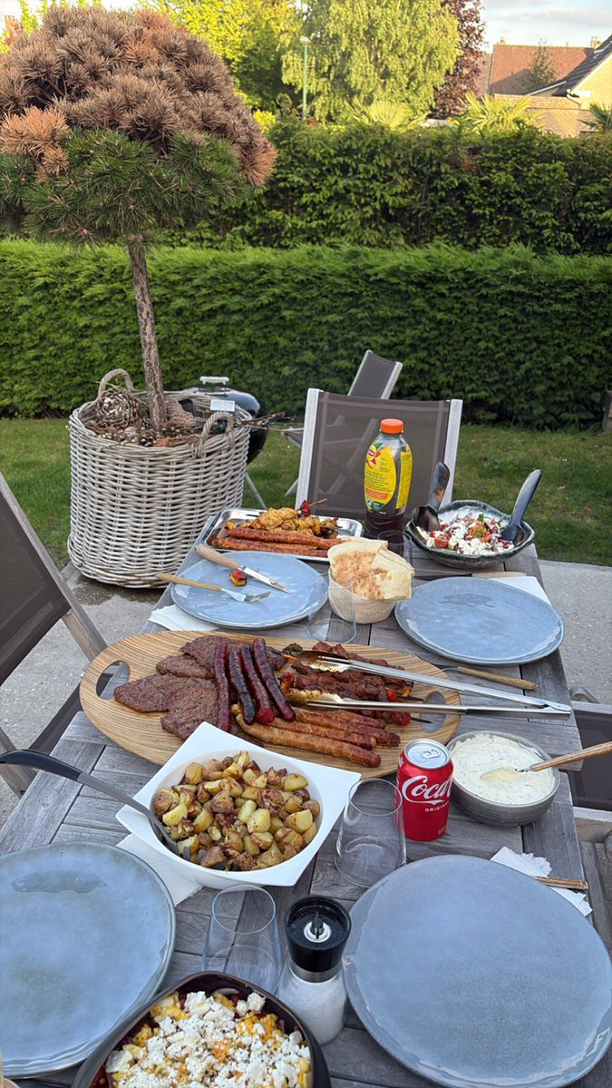 drbsii's tweet photo. faites des bbq avec vos potes, ayez la vision 😛 https://t.co/3GZl324nfz