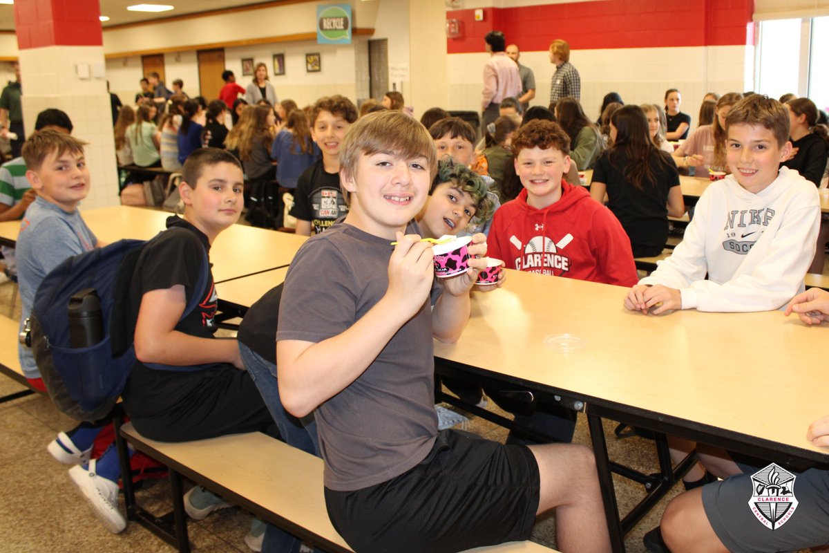 ClarenceCsd's tweet photo. .@ClarenceMiddle students celebrated their hard work in the classroom at the annual Scoops for Scholars event! The event recognizes students maintaining an average of 95 percent or higher for the first three quarters of the school year. #ClarenceProud https://t.co/AyFRYUiz0v