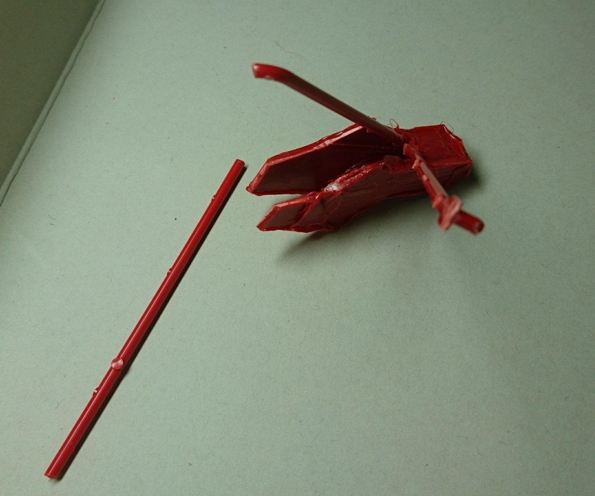 FllFlying's tweet photo. ありがとうメカスマ。これで私が廃棄ガンプラランナーをヒートペンで溶かしながら作っていたフルカラーの1/100レッドガイストさんも眠りにつけそうです…。 https://t.co/u360EpYwk4