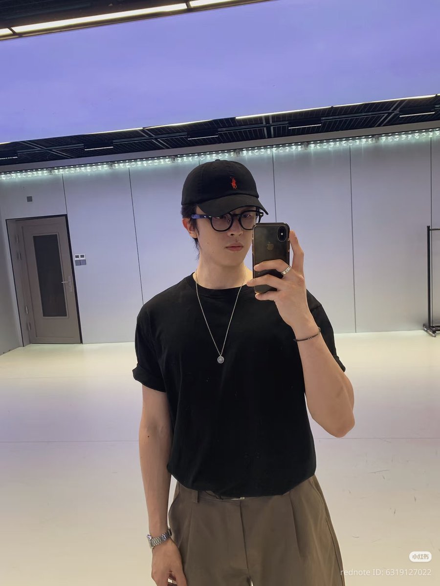 Mooni tweet media