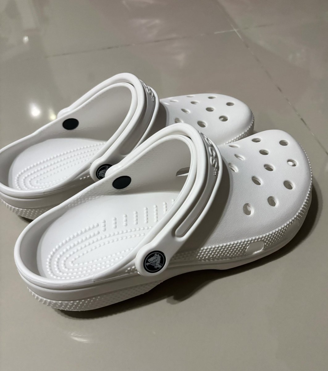 spcha1111's tweet photo. ส่งต่อcrocs แท้
M6W8
550รวมส่ง เดมมาดูเพิ่มเติมได้ค่ะ
ขอคนพร้อมโอนนะคะไม่สนใจไม่ต้องเดมมาค่า

#ส่งต่อเสื้อผ้า #ส่งต่อเสื้อผ้ามือสอง #ส่งต่อเสื้อผ้ามือ2 #ส่งต่อกระเป๋า #ส่งต่อstylist #ส่งต่อcintage #stylistshop #ส่งต่อduex #ส่งต่อรองเท้ามือสอง #ส่งต่อcrocs #crocs https://t.co/dCcHQoyGiT