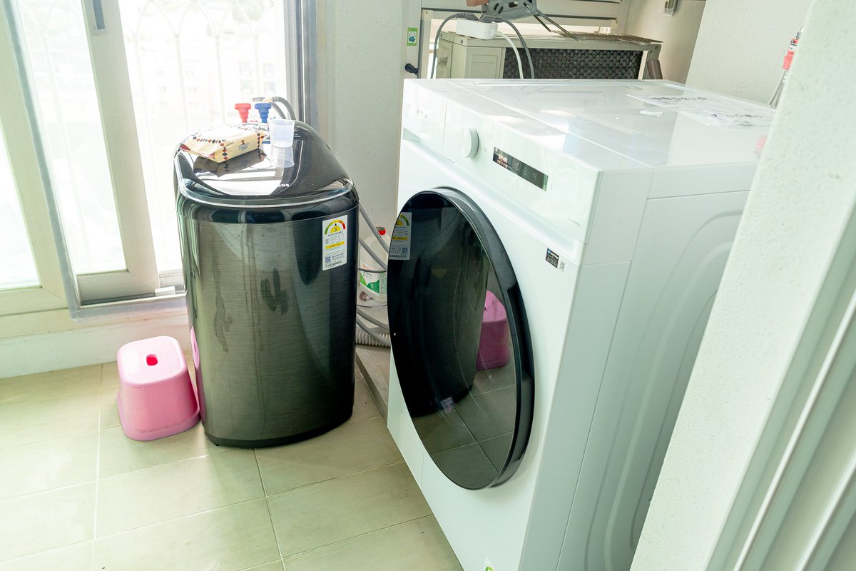 dfdvds32's tweet photo. @saab49802131 我正在用三星的滚筒洗衣机。洗涤剂用的是Costco的Ultra Clean搭配过碳酸钠，这个组合去污效果特别好，能把顽固污渍洗得干干净净。 https://t.co/x1cul5Duyw