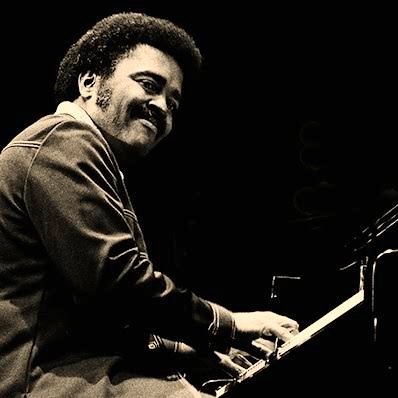 F3hvu6kKTYXcOAF's tweet photo. After listening to the music and finishing, it disappears into thin air, never to be caught again.
#RayBryant
#RIP
https://t.co/bcTt6eZmxm…
Com Alma, Live
#MulgrewMiller
https://t.co/YFaEdSFP2R… https://t.co/lxVraiZFiP