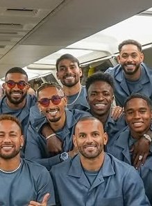 _dudaFournier's tweet photo. O Vini é o Paqueta não se desgruda né, toda foto tá um do lado do outro, fofos  🥹😂 https://t.co/pwsP6vw8zI