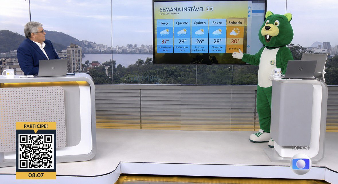 bondeamarte's tweet photo. Bom dia Rio, 08h07 do dia 02 de junho de 2026:

Fachel: “Será que o sol vai aparecer? Castorzinho, como é que fica o tempo essa semana?”

Castorzinho: “Tempo que faz a vida virar saudade 
Guarda minha identidade
Independente relicário da memória” https://t.co/OC5cssnhGG