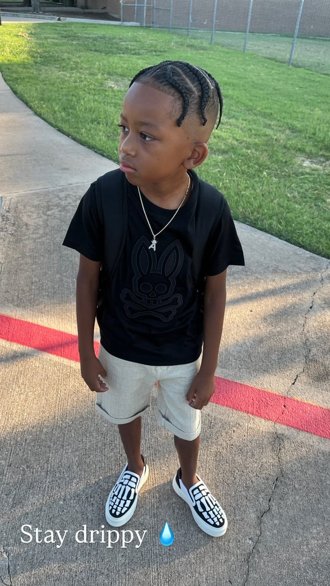 hellooonikk's tweet photo. Happy 10th birthday to my fly son 💙🦅 https://t.co/9Z8LRCxMba