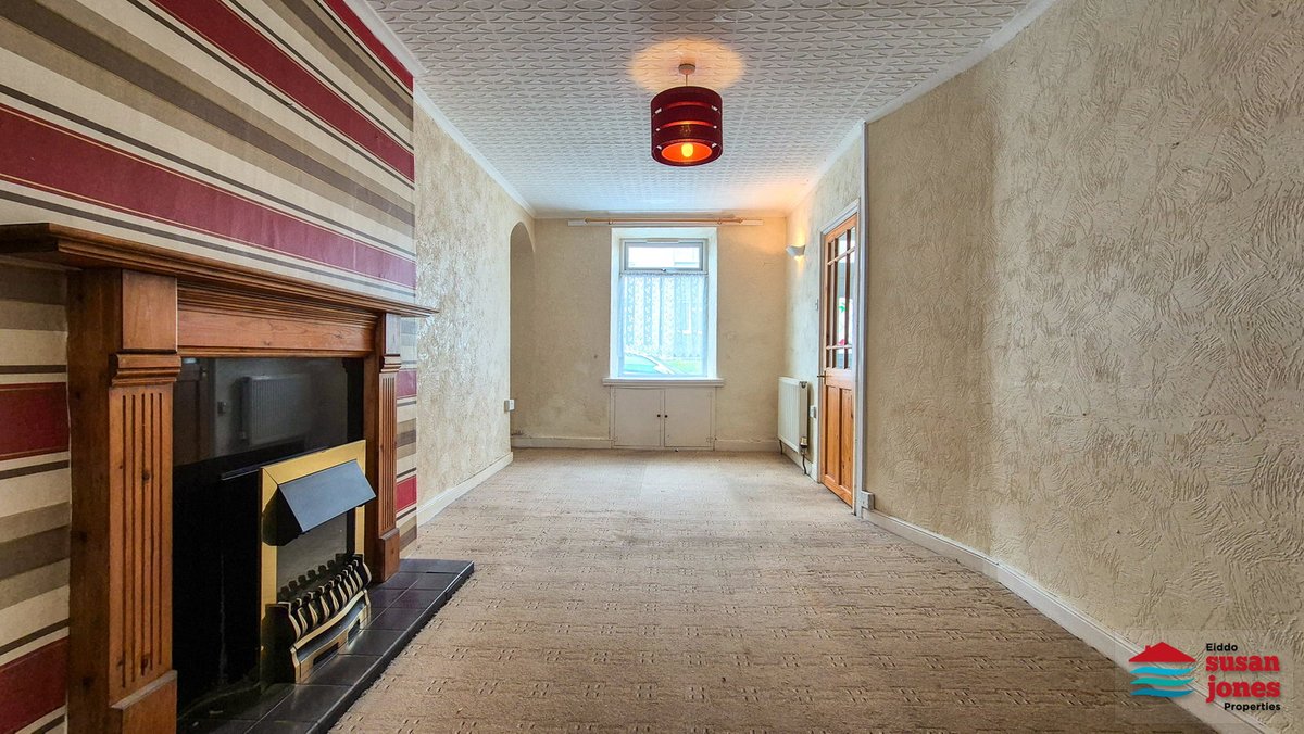 SusanAlJones's tweet photo. Two bedroom mid terrace in North Street with loft room, cellar and rear yard. A perfect opportunity to create your ideal modern home. To find out more, visit https://t.co/roZ46RTTzF https://t.co/21whj5TjLa