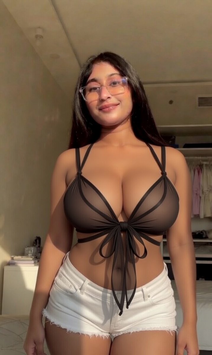 GraaceGirdha's tweet photo. Harnidh in Bikini... #Harnidh #Harnidhbikini #bikini https://t.co/NVNEFJYKbP