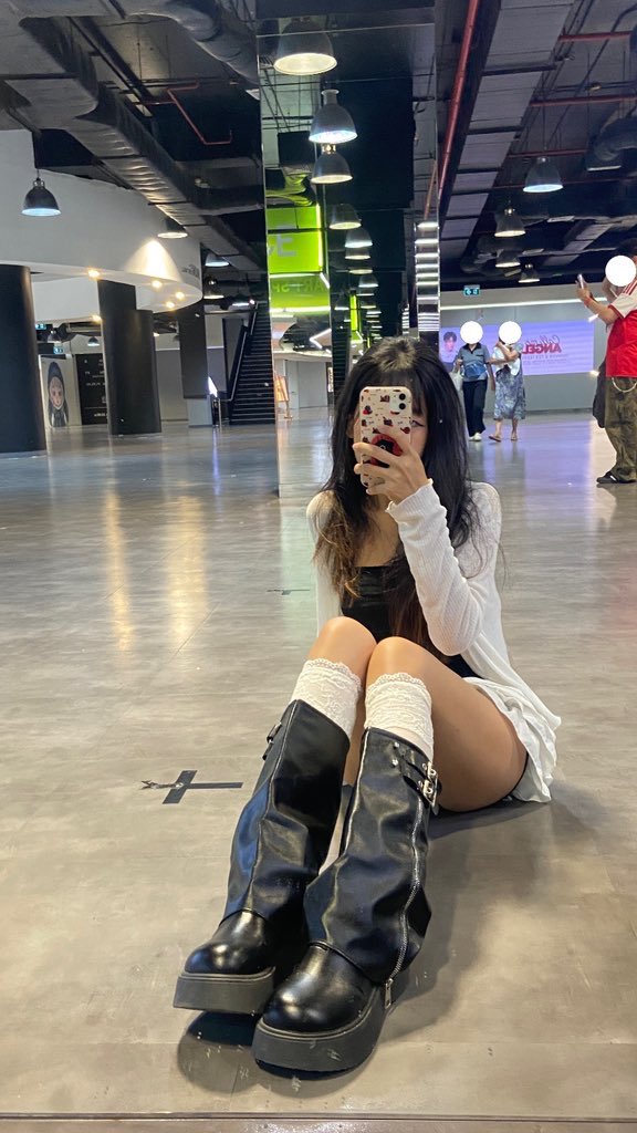 26julyIdc's tweet photo. เอานมมาฝาก🐈‍⬛🍎🥺 https://t.co/uIcQdz3gec