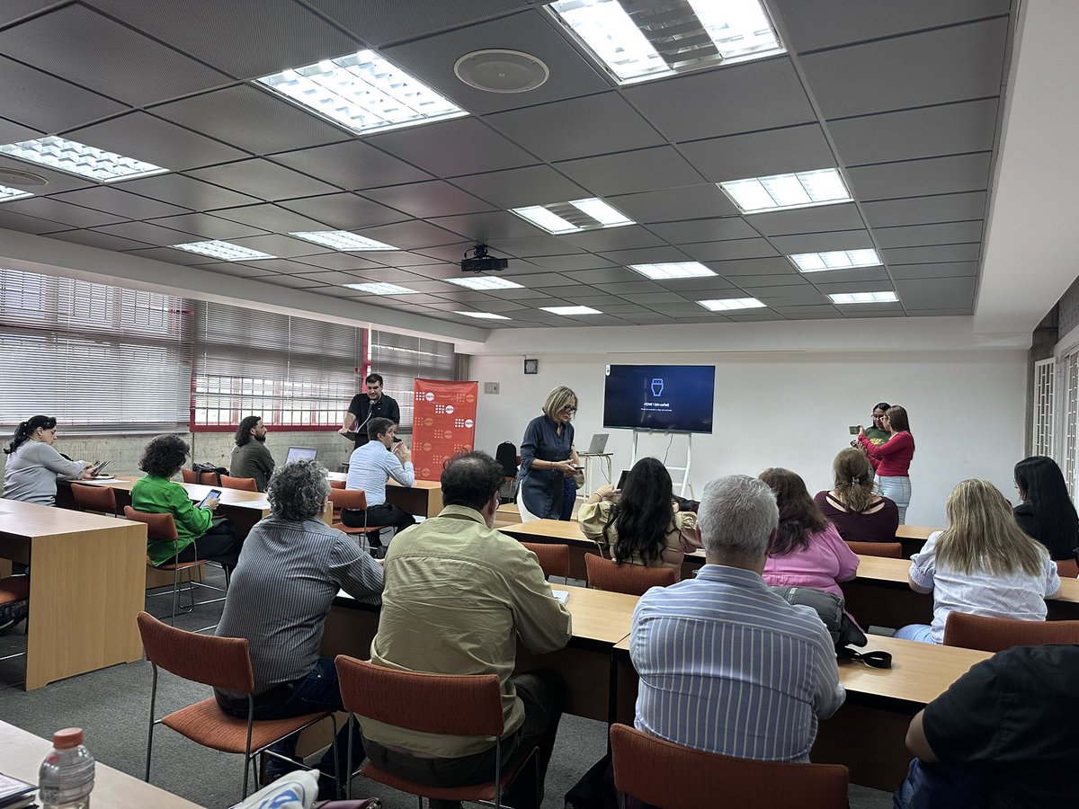 conviteac's tweet photo. Como parte de nuestro trabajo de incidencia e intercambio institucional hoy atendimos una invitación del @UNFPA_Ve y de la Escuela de Sociología de la UCV, para debatir en torno a los desafíos que plantea el momento demográfico que vive y vivirá Venezuela en los venideros años. https://t.co/ZPI6vxilWj