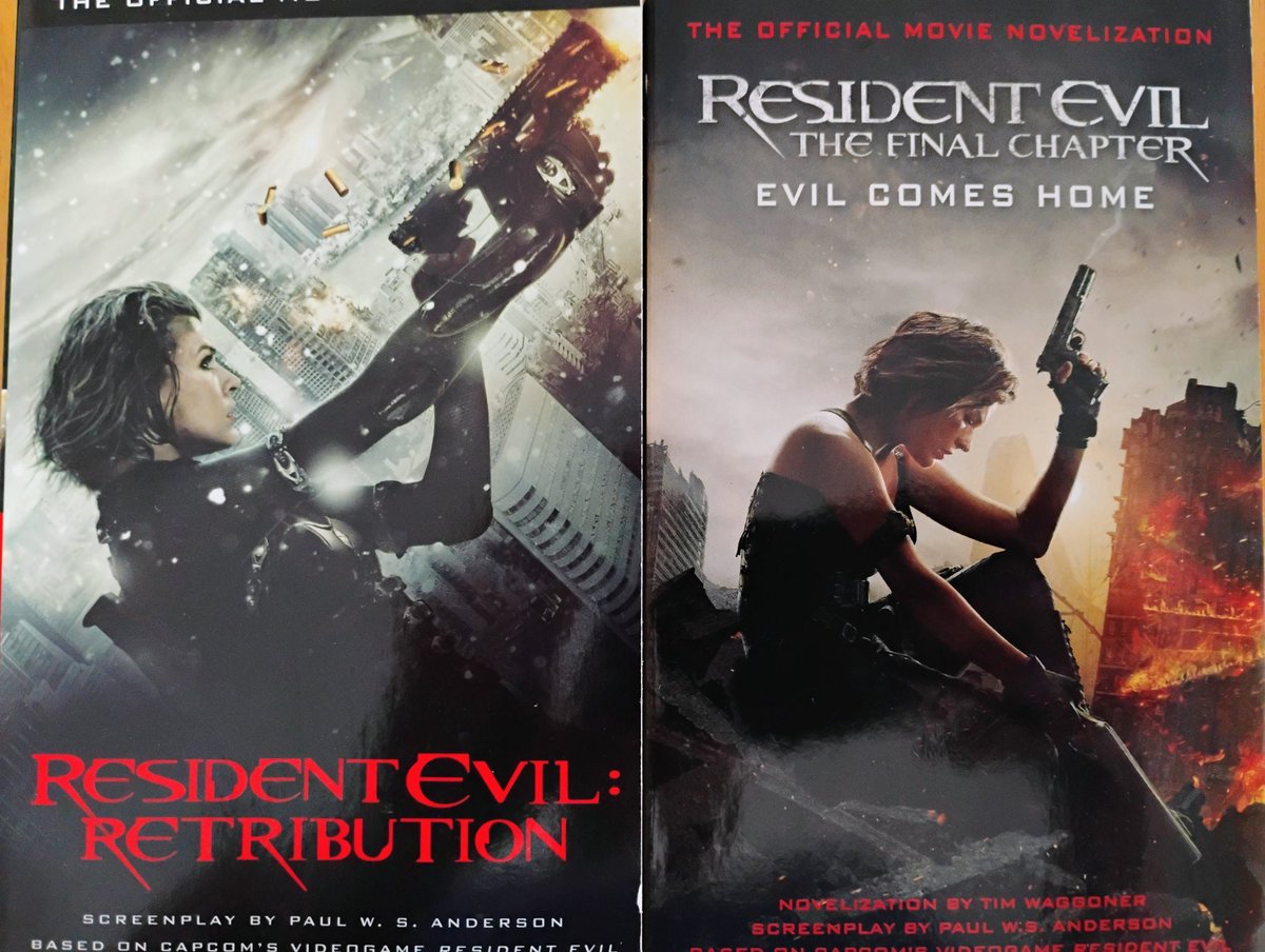 Rexxthetrex's tweet photo. New books for the collection @RE_Games @CapcomUSA_ @capcom_official https://t.co/pVWgyp0t4S