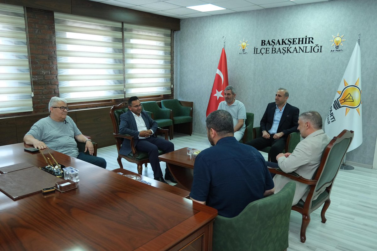 abalin's tweet photo. #Başakşehir 2. Etap Site Yönetim Kurulu Başkanı Sn. Aytekin Yalman ve yönetim kurulu üyelerini İlçe Başkanlığımızda misafir ettik.

Başakşehir’imizin gelişimine katkı sunacak konular üzerine bir sohbet gerçekleştirdik. Ortak akıl ve istişare kültürüyle Başakşehir’imiz için çalışmaya devam...