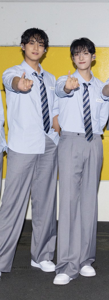 Riko_1009's tweet photo. もう1度状況を整理いたしますと、幕張初日に新郎新婦になって、東京ドーム2日目に告白された、んですよね。ふへへ

←新郎の2人(2人)
                         告白してくれた2人→ https://t.co/ey1K70wUQO