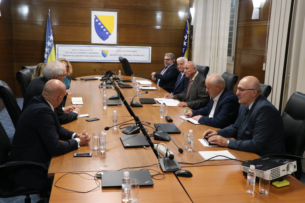 IZBORI_BA's tweet photo. The #CECBiH welcomed H.E. Ellen Svendsen, Permanent Representative of Norway to the @OSCE, and @OSCEBiH Head Ambassador Rick Holtzapple. Discussions focused on election integrity, countering disinformation, election technologies and public trust. 🗳️ #Elections2026 #OSCE https://t.co/ZCA4RGauCO