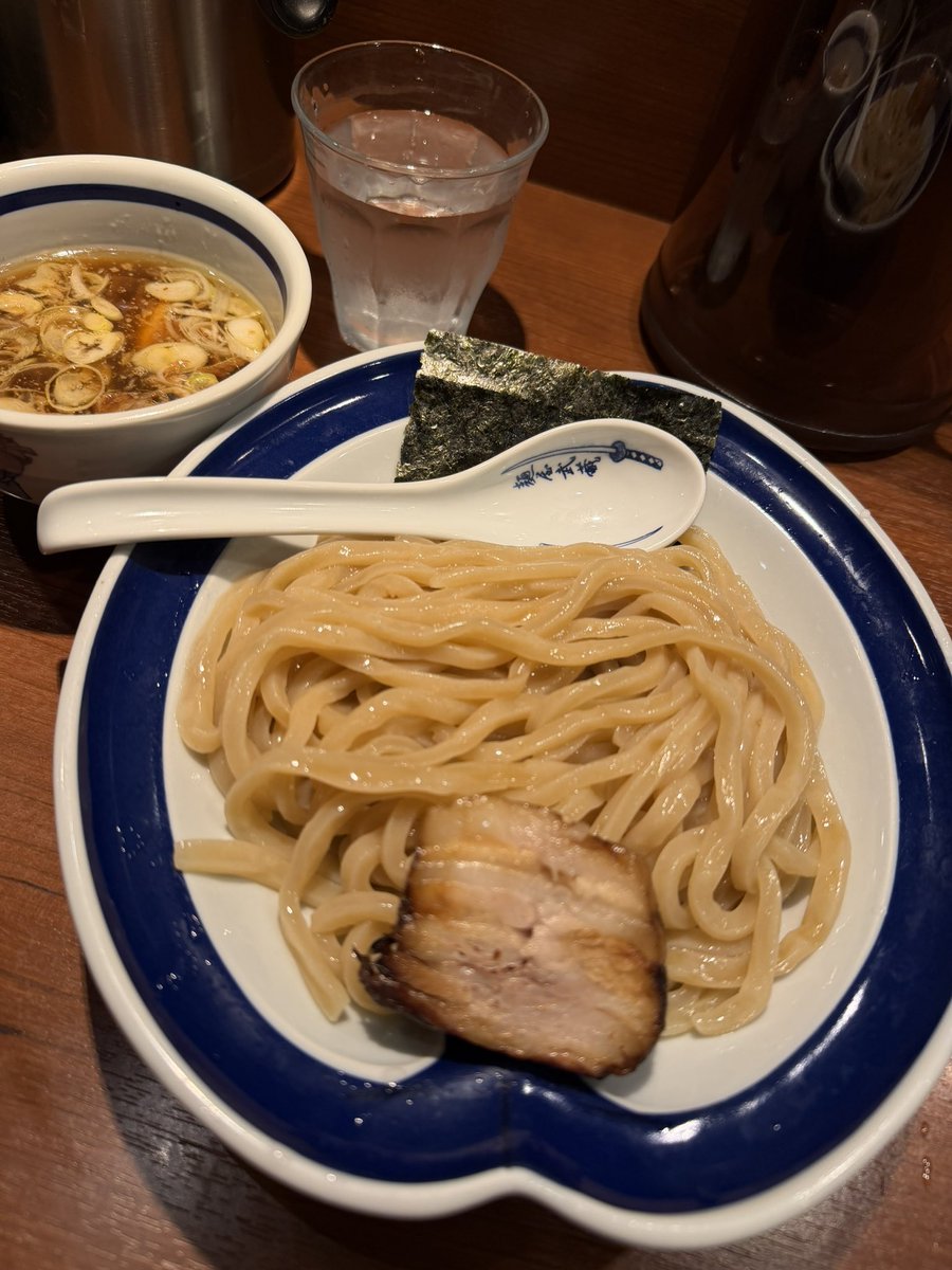 TYOITB's tweet photo. 最近食べたあれやこれや

志村三丁目 #拉麺アイオイ
味噌らーめん

池袋 #麺屋武蔵二天
チャーシューつけめん 

池袋 #梟 
ラーメン ほうれん草マシ

志村三丁目 #らーめん安べえ 
スタミナ塩つけ麺
(画像は3人分。笑) https://t.co/HKSVufFeZN