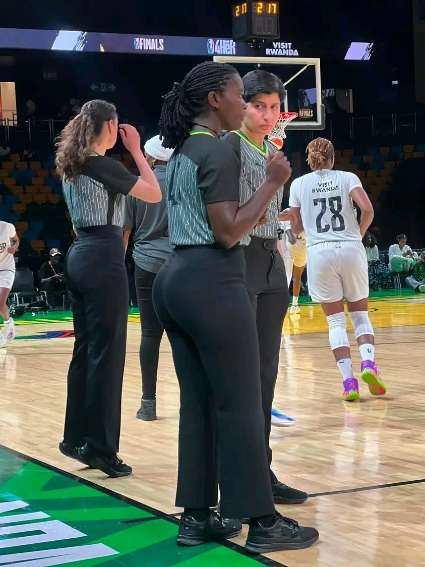 NewCryptothe's tweet photo. 🏀Basketball: Umurundikazi Igirimbabazi Nelly Louange yaserukiye Uburundi mu nyigisho za #BAL4Hêr i Kigari mu Rwanda

Umurundikazi Igirimbabazi Nelly Louange yaritavye inyigisho zidasanzwe zateguwe n’ishirahamwe rya Basketball Africa League (BAL) biciye muri gahunda yitwa BAL4Hêr, zabereye i Kigali mu Rwanda kuva kw’igenekerezo rya 22 gushika ku wa 29 Rusama 2026.

Izo nyigisho zari izo guteza imbere abakobwa n’abakenyezi bakora ibikorwa vya siporo, cane cane urukino rwa basketball. Nelly Louange yitabiriye inyigisho zijanye n’abahagarikizi (referees) ndetse aranatoranywa kugira abe umwe mu basifuzi bayoboye inkino z’urwaruka rw’abatarenza imyaka 23 yabereye muri BK Arena mu gikorwa citwa BAL Showcase.

#Burundi #Abatwip #BAL #Rwanda #Kigali @Sir_Umuhirwaa2 #BKArena