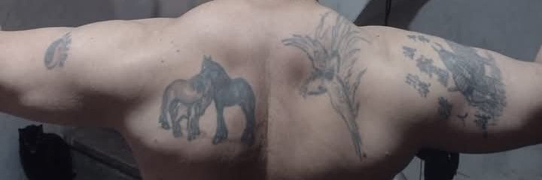 DBLucasE's tweet photo. @IvanVashnehider @TraductorTeAma A quién podes llamar incogible vos con esa barba olor a humedad y esos tatuajes hechos con birome roñoso hijo de mil putas https://t.co/am8MuaHwUT