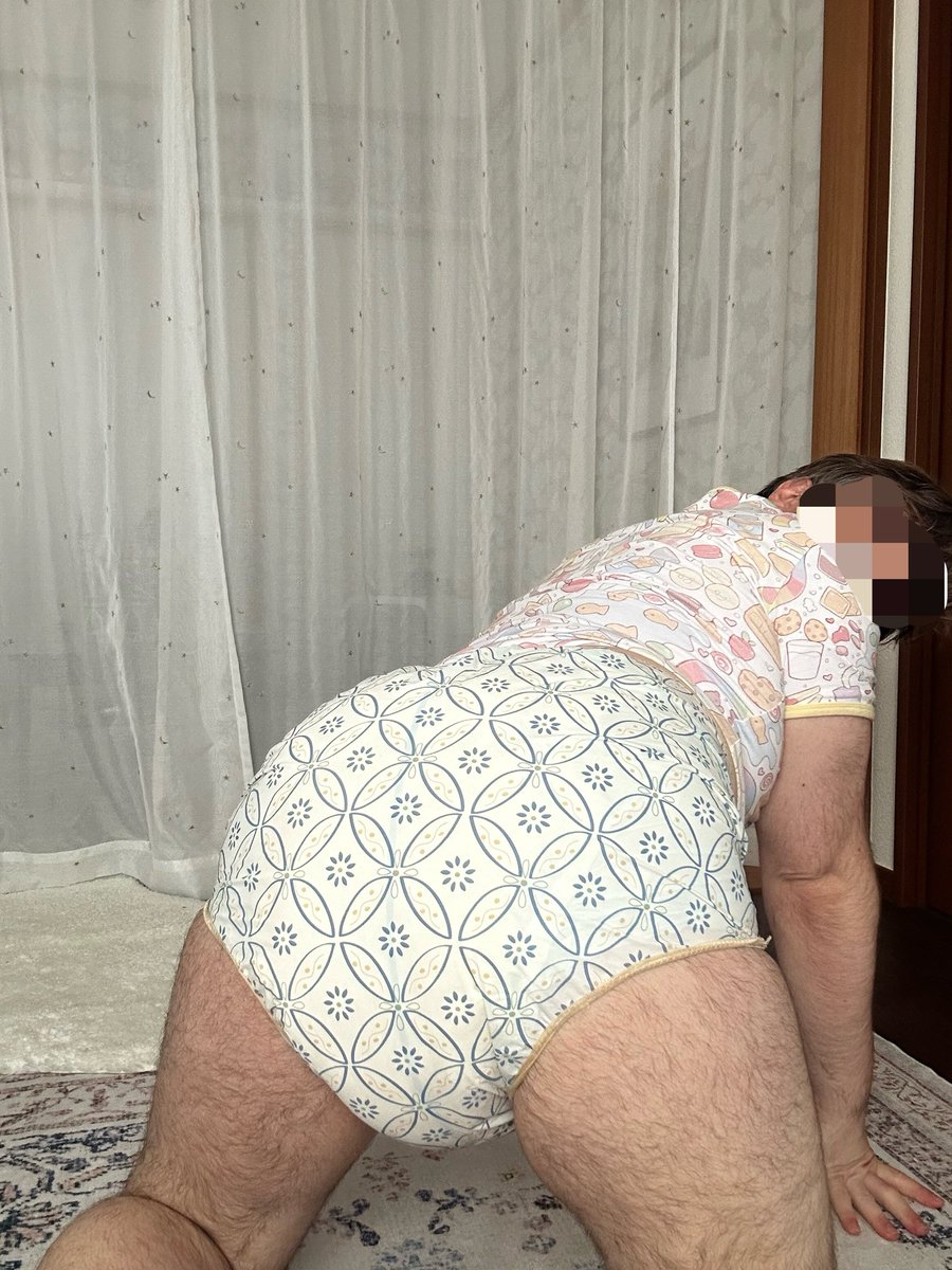 princethewie's tweet photo. Today is a special day for ABDLs in Japan. 06/2 can be read as O-MU-TSU, the Japanese word for diapers. So what better day to diaper up than on おむつの日 (Diaper Day). And with a typhoon inbound, I wonder which will be wetter come morning, the great big outdoors or my diaper! https://t.co/dzOLcOHX2r