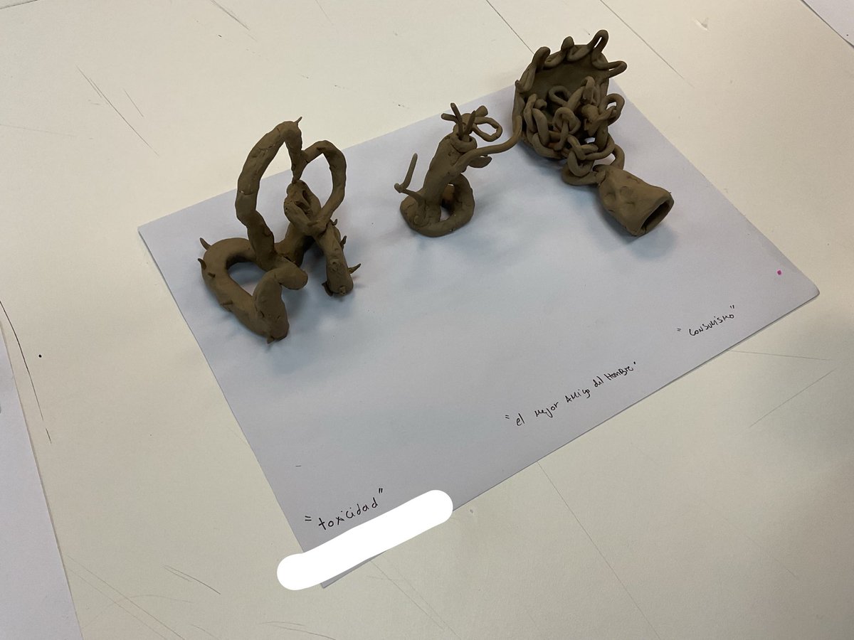 muriiodeigamer's tweet photo. mis maquetas antes de que el profe le haga la corrección https://t.co/AQ05uuJoWe