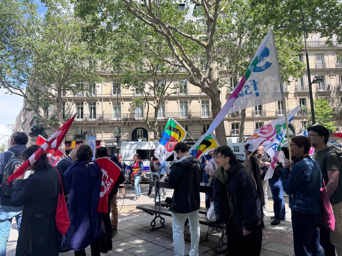 alexiscorbiere's tweet photo. Les assistants d'éducation se mobilisent pour des conditions de travail justes et dignes !
Pour la création d'un véritable statut pour les surveillants, des postes en nombre suffisant, une grille salariale nationale avec revalorisation des salaires...
Plein soutien à leur lutte ! https://t.co/AhQUnvYttY
