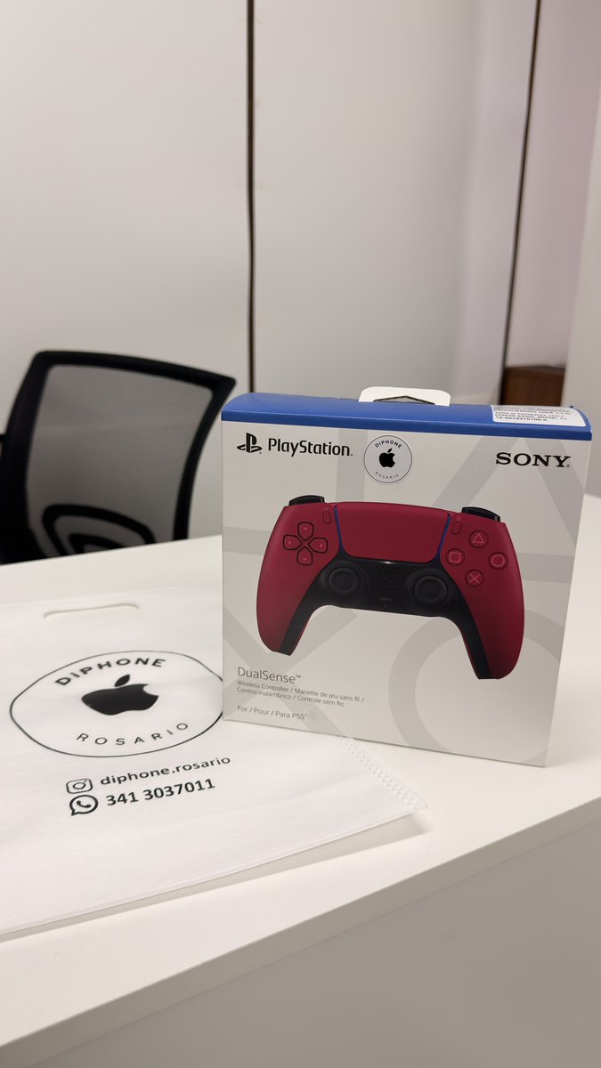 nicolasmaggi87's tweet photo. Dicho sea de paso le compre el joystick a Agustín, un fenómeno que vende iPhone y cosas importadas de tecnología, y me hizo un preciazo porque es seguidor de Morfar. Tiene oficina en el centro.
https://t.co/yRXTJI4jde https://t.co/IocYkcNHoD