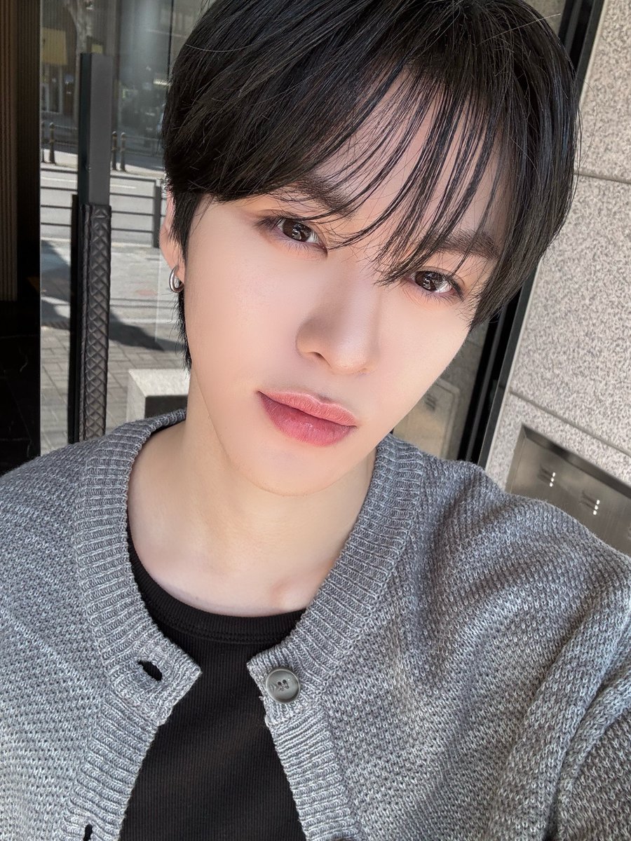 by_EPEX's tweet photo. 하라메 듣자아~~🎧

#EPEX #이펙스 #AMIN #아민 https://t.co/8mZDxr37po