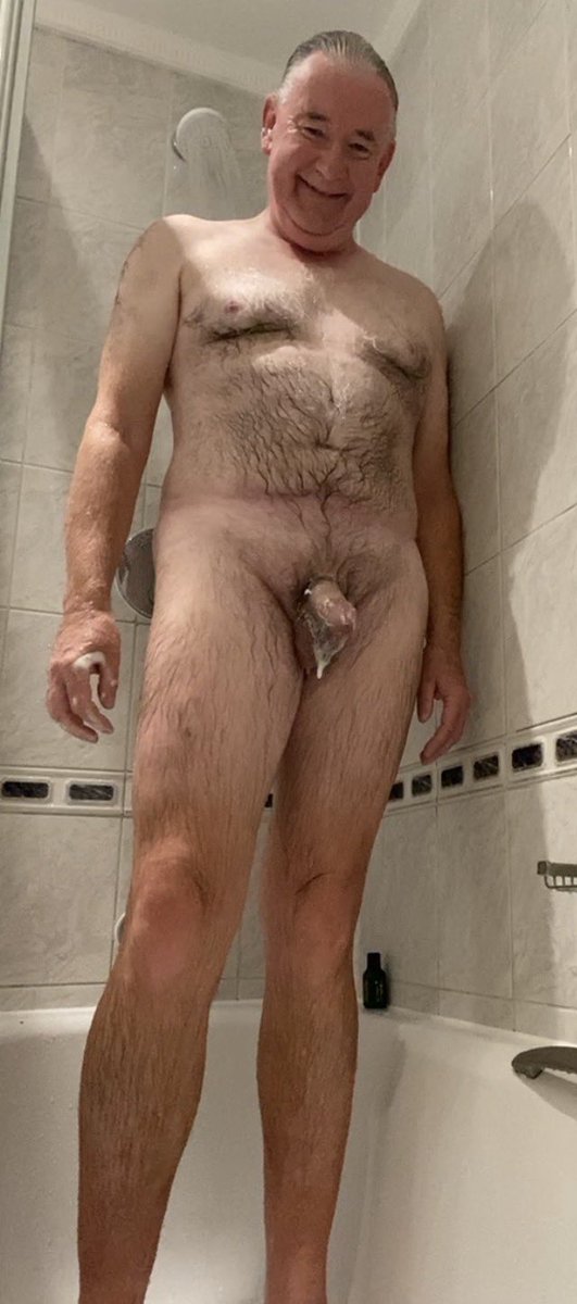 NeilDunne12's tweet photo. Dripping wet https://t.co/T65u6vhPh3