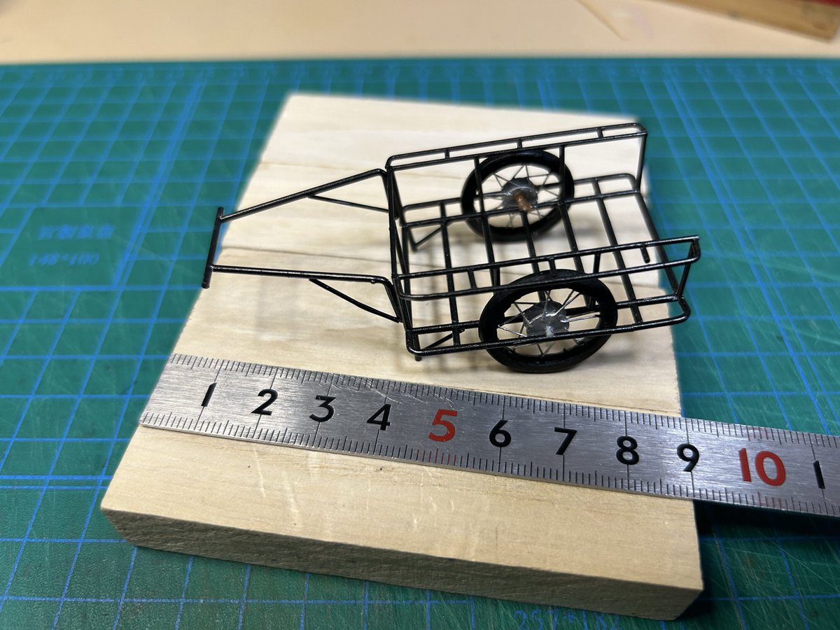 TOY_STEP1's tweet photo. ラーメン屋台製作中　リヤカーから作る https://t.co/pHqhrHwV11